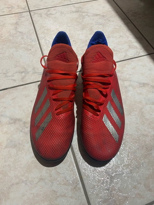 Adidas Predator football shoes used, size 42 2/3, red with studs