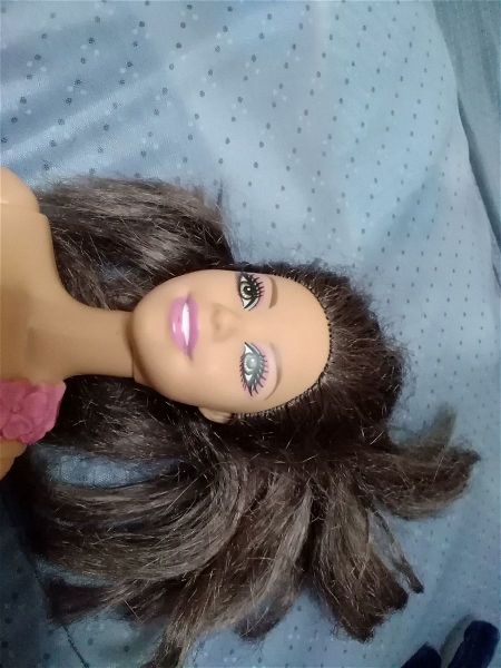  koukla " Barbie" 2011