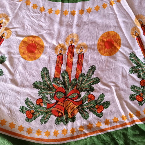 Christmas tablecloths like new, pack of 2 pieces