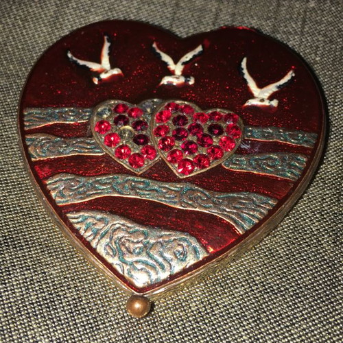 Bronze mirror with enamel used, for bag
