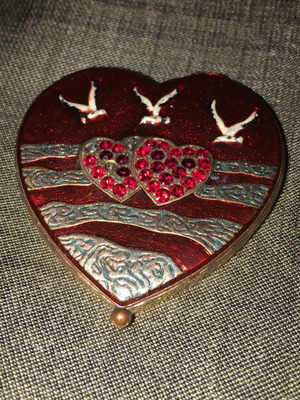 Bronze mirror with enamel used, for bag