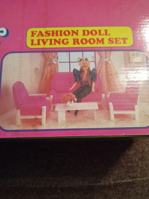 Έπιπλα για κούκλες τραπεζαρία κλειστή καινούργια