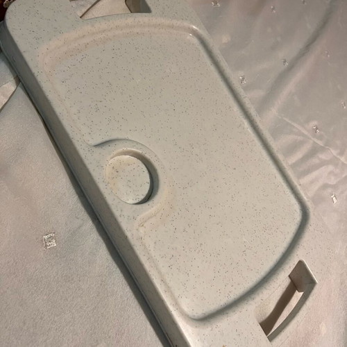 Auxiliary tray table like new, plastic with foldable legs