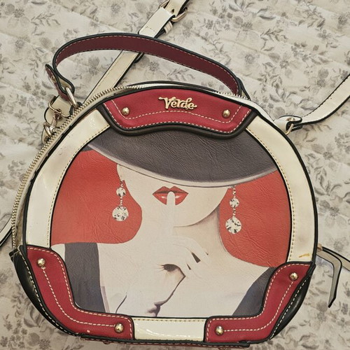 Verde crossbody bag with retro print, black and red