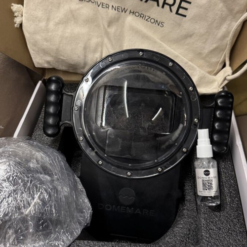 Underwater Dome Domemare phone case used with Bluetooth controller
