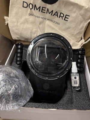 Underwater Dome Domemare phone case used with Bluetooth controller