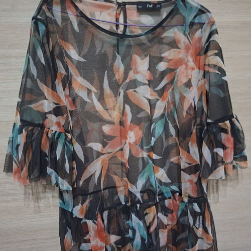 Sheer blouse with 3/4 ruffled sleeves like new, multicolor, size 4XL