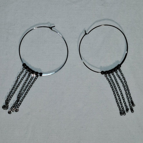 Metal hoop earrings with chain like new, black and brown