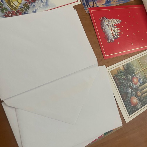 Christmas postcard set new, 6 large and 2 small with envelopes