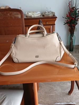 KEM beige handbag and shoulder bag like new
