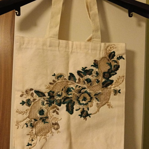 Linen shoulder bag new with machine embroidery applique