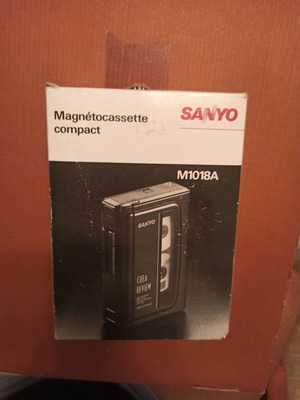 Sanyo M1018A cassette recorder new, portable journalism model 1988
