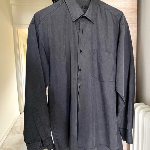 Men's dark gray shirt large like new