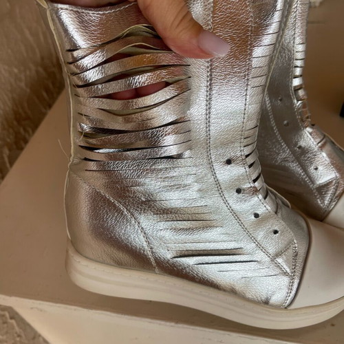 Silver boots like new, size 37