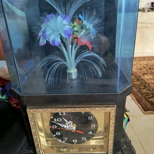 Vintage clock lamp like new