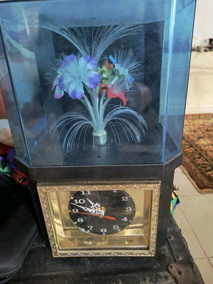 Vintage clock lamp like new