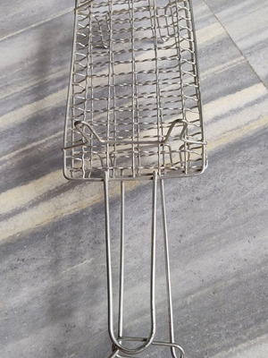 Grill basket used for fish, meat or chestnuts with legs 14x26 cm