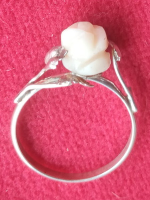 Silver ring with white coral vintage, like new