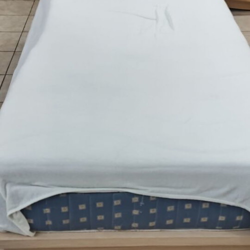 Teen bed with mattress