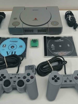 PlayStation 1 Fat SCPH-7002 κονσόλα μεταχειρισμένη με 2 χειριστήρια και κάρτα μνήμης