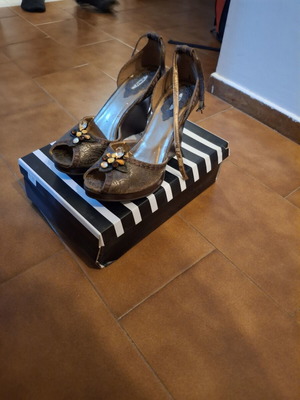 Schutz women's heels like new, size 39