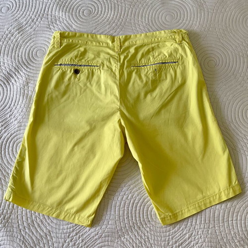 Men's Bermuda shorts yellow size M like new