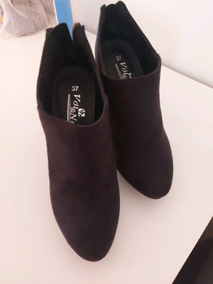 Booties used, size 37, black in excellent condition