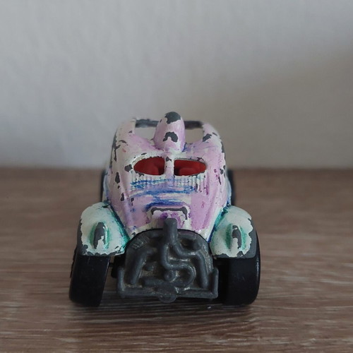 Hot Wheels 1983 VW Blazin Bug 1/64 used