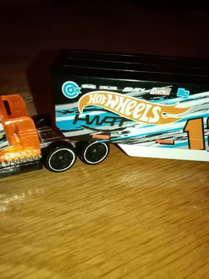 Hot wheels φορτηγακι