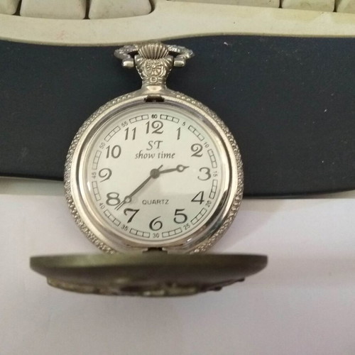 ST ShowTime Quartz pocket watch like new, silver with chain