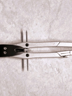 Lorenz Screw Compass like new