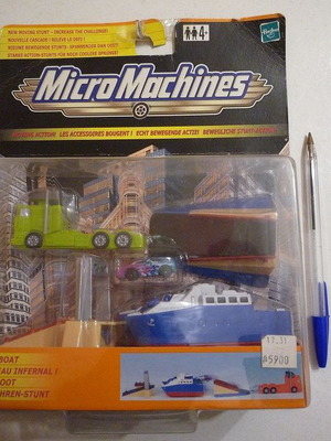 Micro Machines Stunt Boat new, 2001