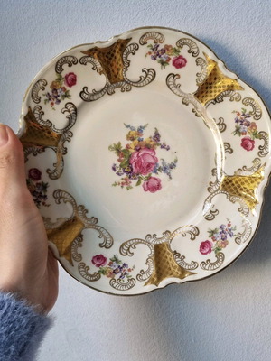 Mitterteich Bavaria plate from 1920s like new with golden decoration