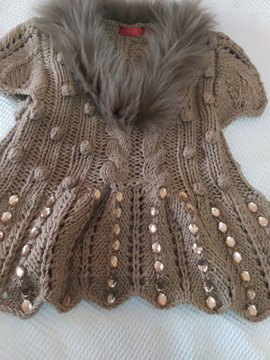Knitted vest new with fur and strass, size M brown