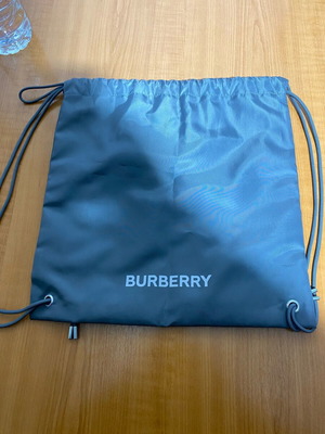 Burberry раница като нова, сива, подходяща за плаж 38x39 см