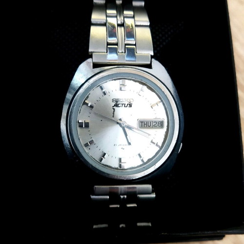 Seiko Actus 21 jewels used men's watch with 7019-7350 mechanism