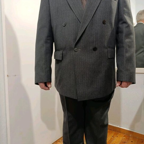 Christian de Paris men's suit like new, gray and black