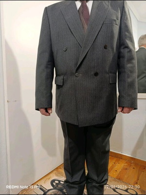 Christian de Paris men's suit like new, gray and black