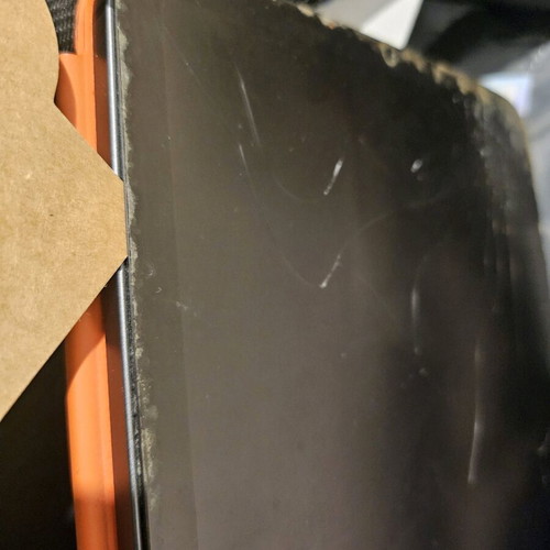 Ipad mini 6 256GB 5G used with cracked screen and worn case