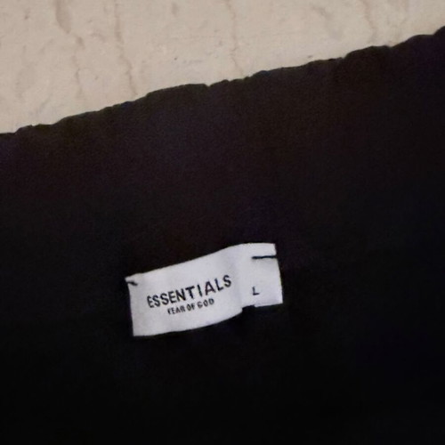 Essentials shorts black size Large new