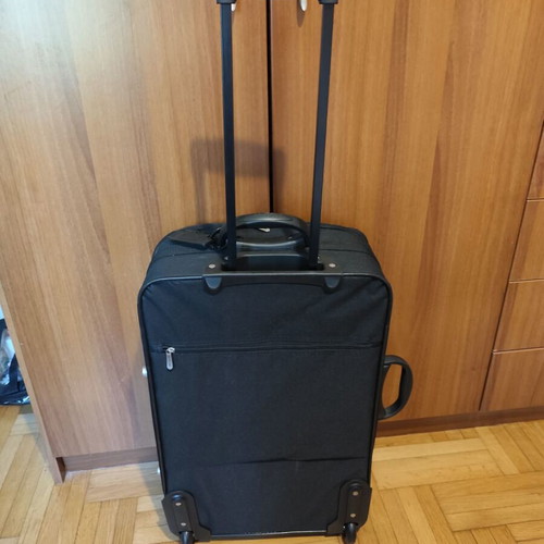 Dunlop Medium Suitcase new, black with wheels