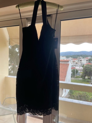 Mini δαντελένιο φόρεμα Guess καινούργιο, μέγεθος L 40 12, μαύρο