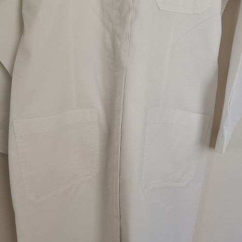 Avra Medical Lab Coat Size 46 Like New White