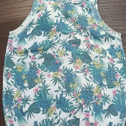 Shein women's sleeveless blouse like new, multicolor with straps