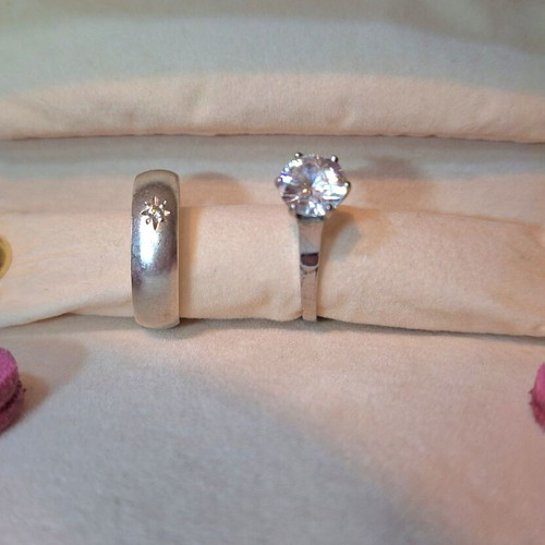 Set of 2 silver rings used