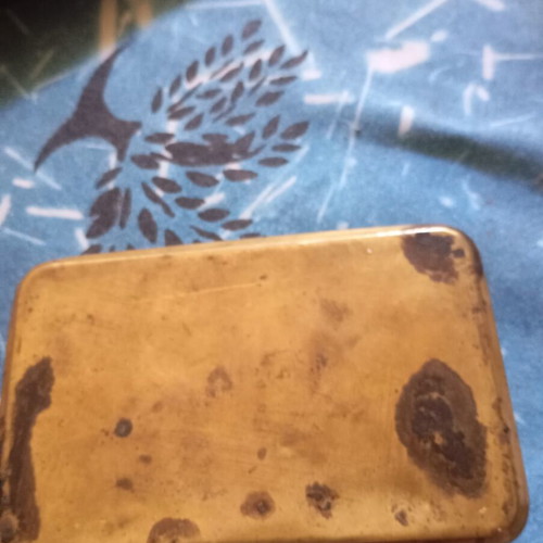 Antique World War 1 1914 tobacco tin used, Queen Mary