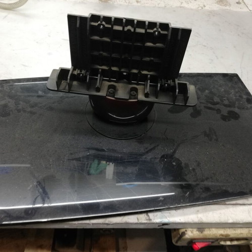 LG 42LD750 TV stand used