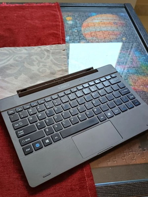Turbo‑X WinTab 2‑in‑1 detachable tablet keyboard used