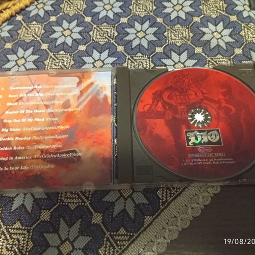 Dio CD, metal genre