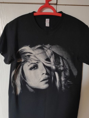 Shakira official t-shirt
